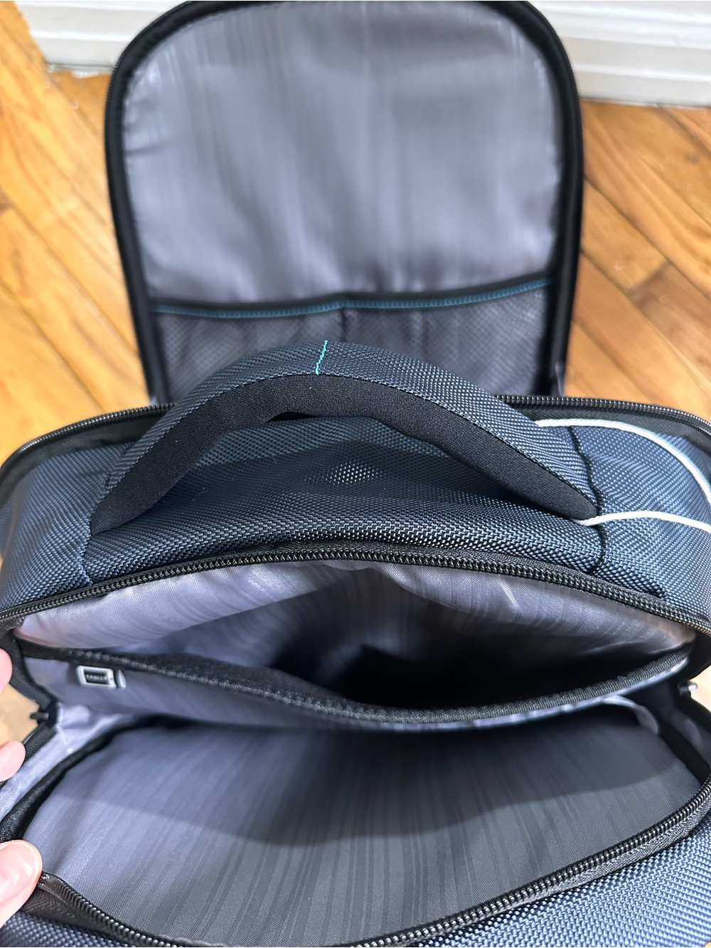 NEW Samsonite Navy Backpack - Picture 8 of 13